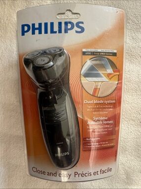 Philips Black Electric Rotary Shaver with Silver Trim-New shaver, dented box